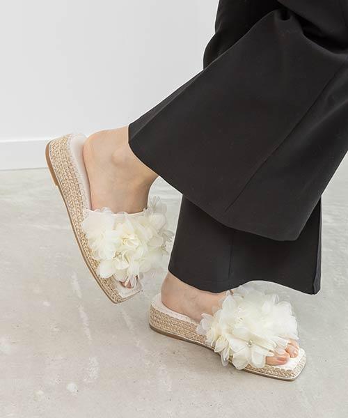 エアリーフラワーミュールサンダル