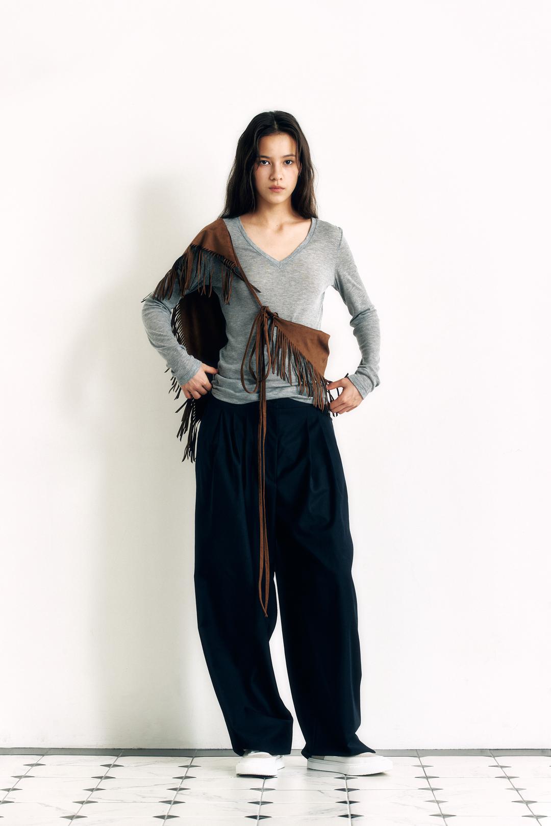 클래식 브이넥 롱 슬리브