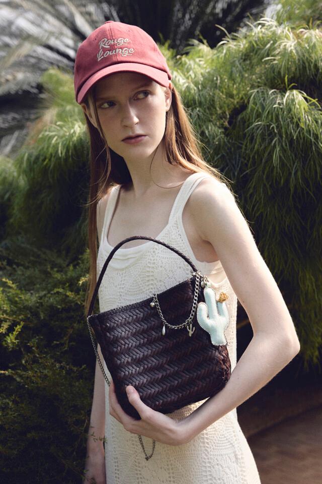 캑터스 버킷 위빙 크로스백