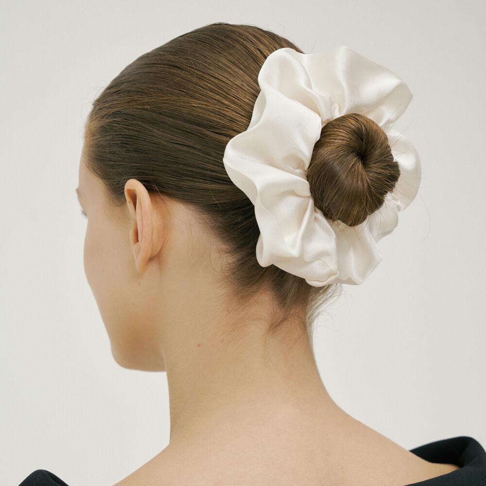 Silk Scrunchie (M) - Cream