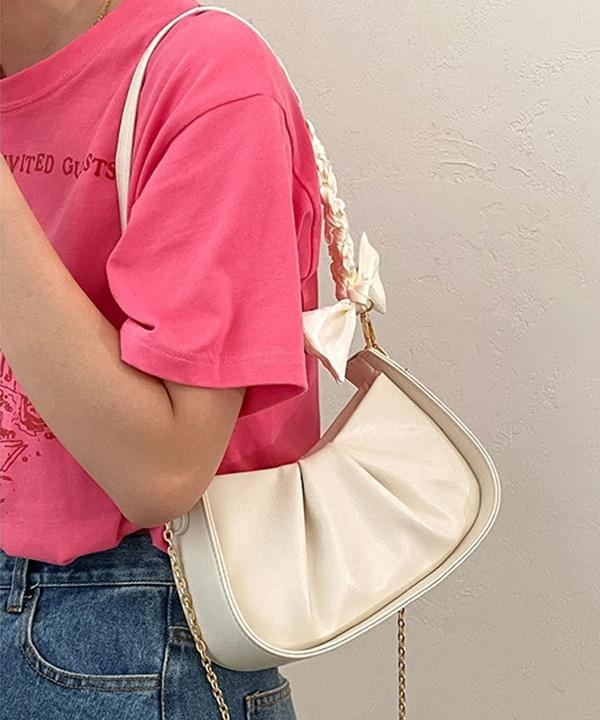 [MD추천] 리본 매듭 & 골드체인 플리츠 미니 숄더 크로스백 (블랙.옐로우.그린.아이보리)