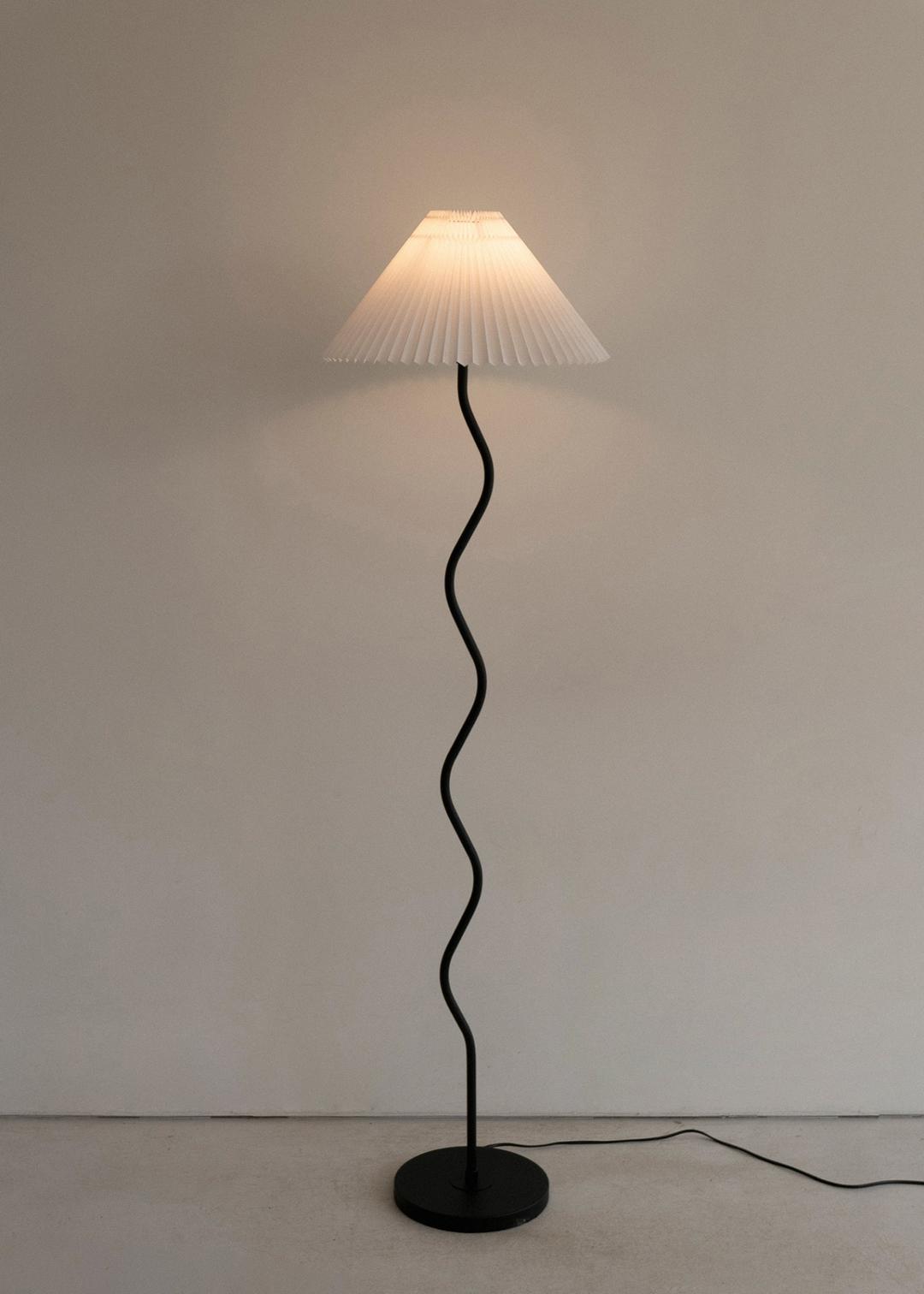 Pleated Spiral Floor Lamp Black 리오더 3/5~11