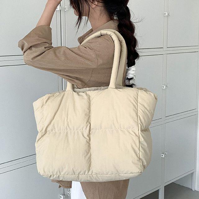 퐁퐁 경량 패딩백 여성 겨울 숄더백 보부상 가방