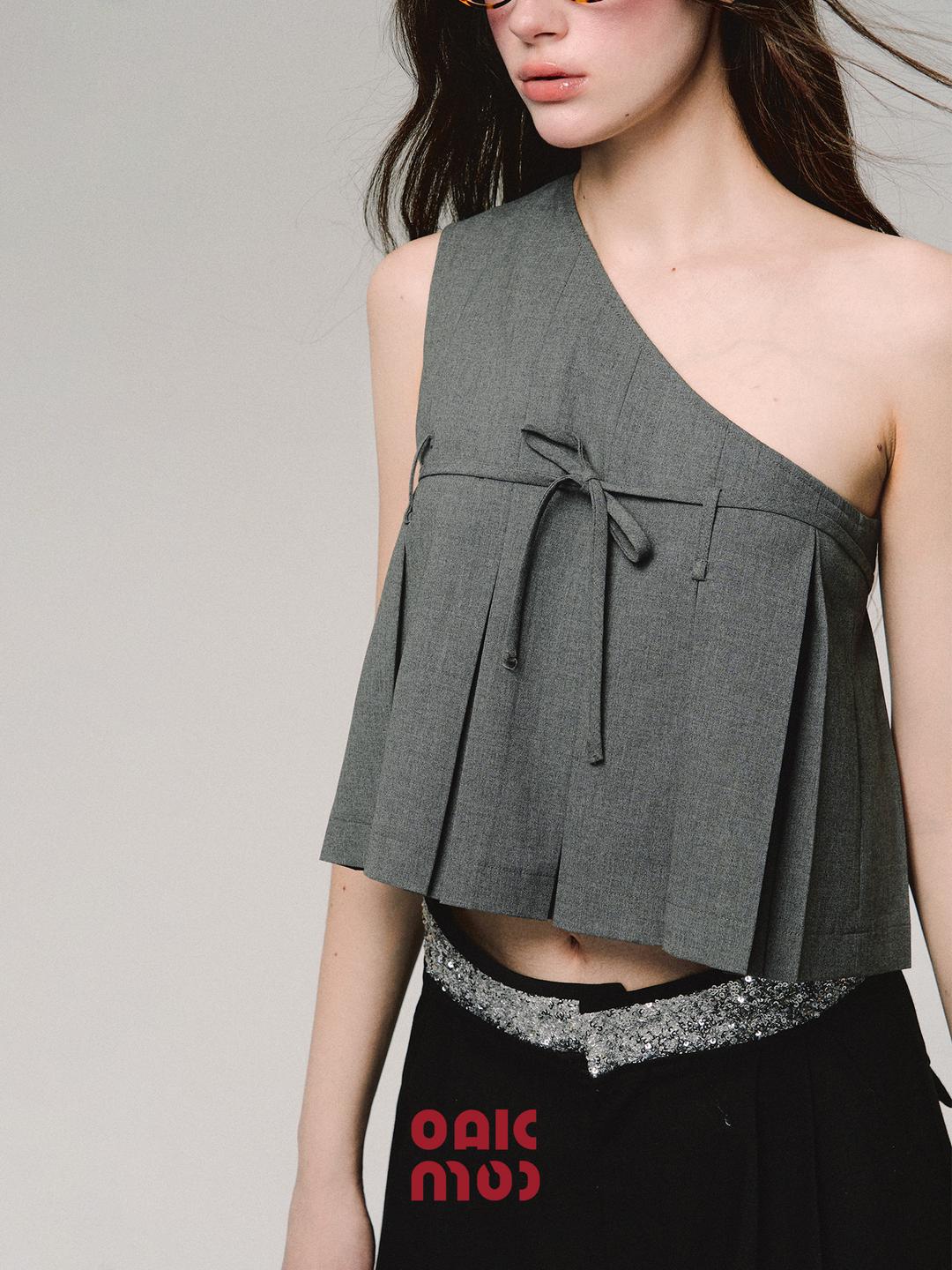 [OAK MOO] "Split island\" - gray pleated sleeveless