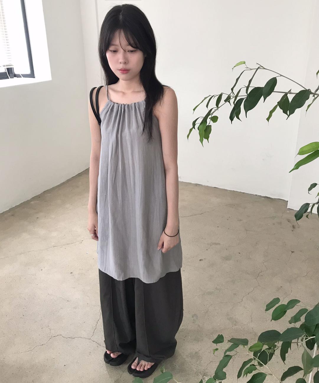 코이브 뮤트 홀터넥 링클 원피스