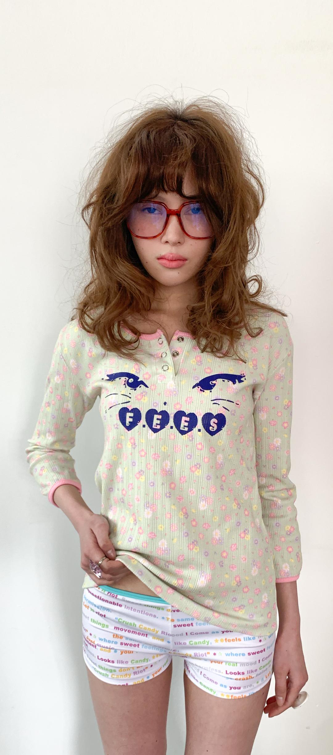 2차★[F.E.E.S] kitty button flower top (pistachio)