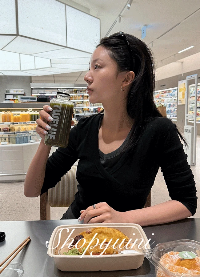 [Spring🎀/쉐입핏/프리오더] Aila v neck top (4color)