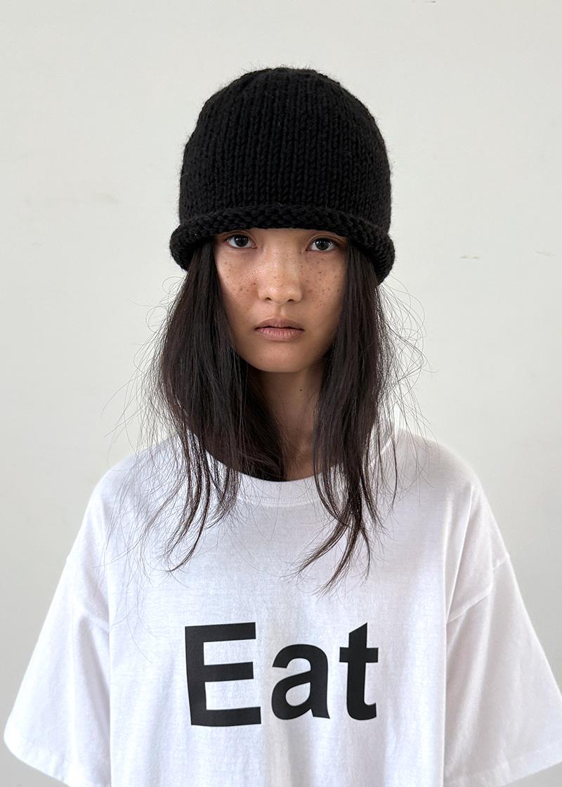 HANDMADE WOOL BEANIE IN BLACK