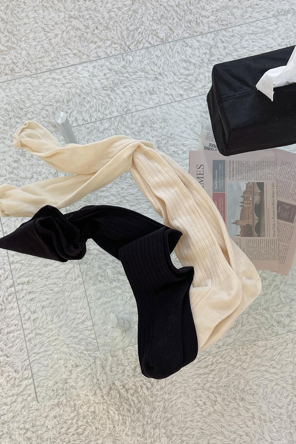 Half shirring knee socks