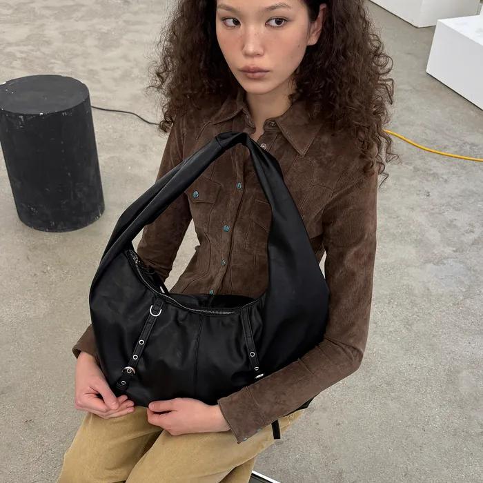 Belted hobo bag [Crinkle Black]