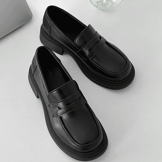 [기본템💛/착화감굿👍] 폭신 레더 클래식 통굽 페니로퍼(4cm)-1731