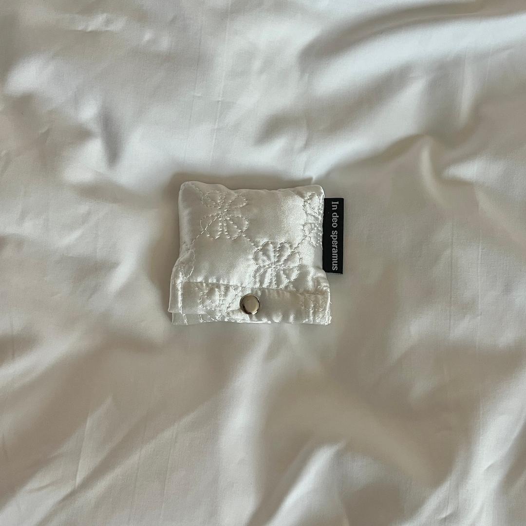 샤틴 에어팟 케이스 (Satin airpods case)