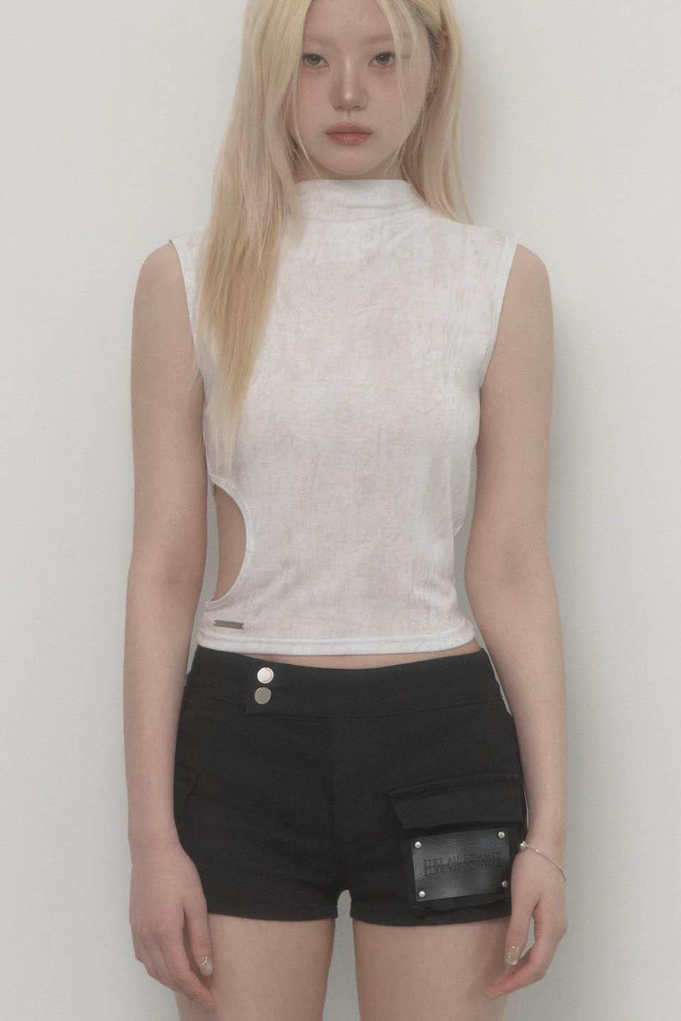 Graphic Side-hole Neck Slit Tank Top (White)
