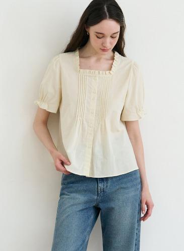 핀턱 셔링 퍼프 반팔 블라우스 [L.BEIGE]