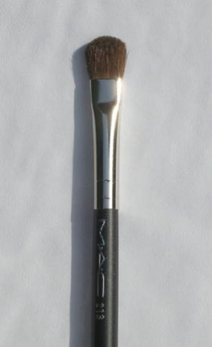 MAC Cosmetics 213 Eye Shadow Fluff Brush