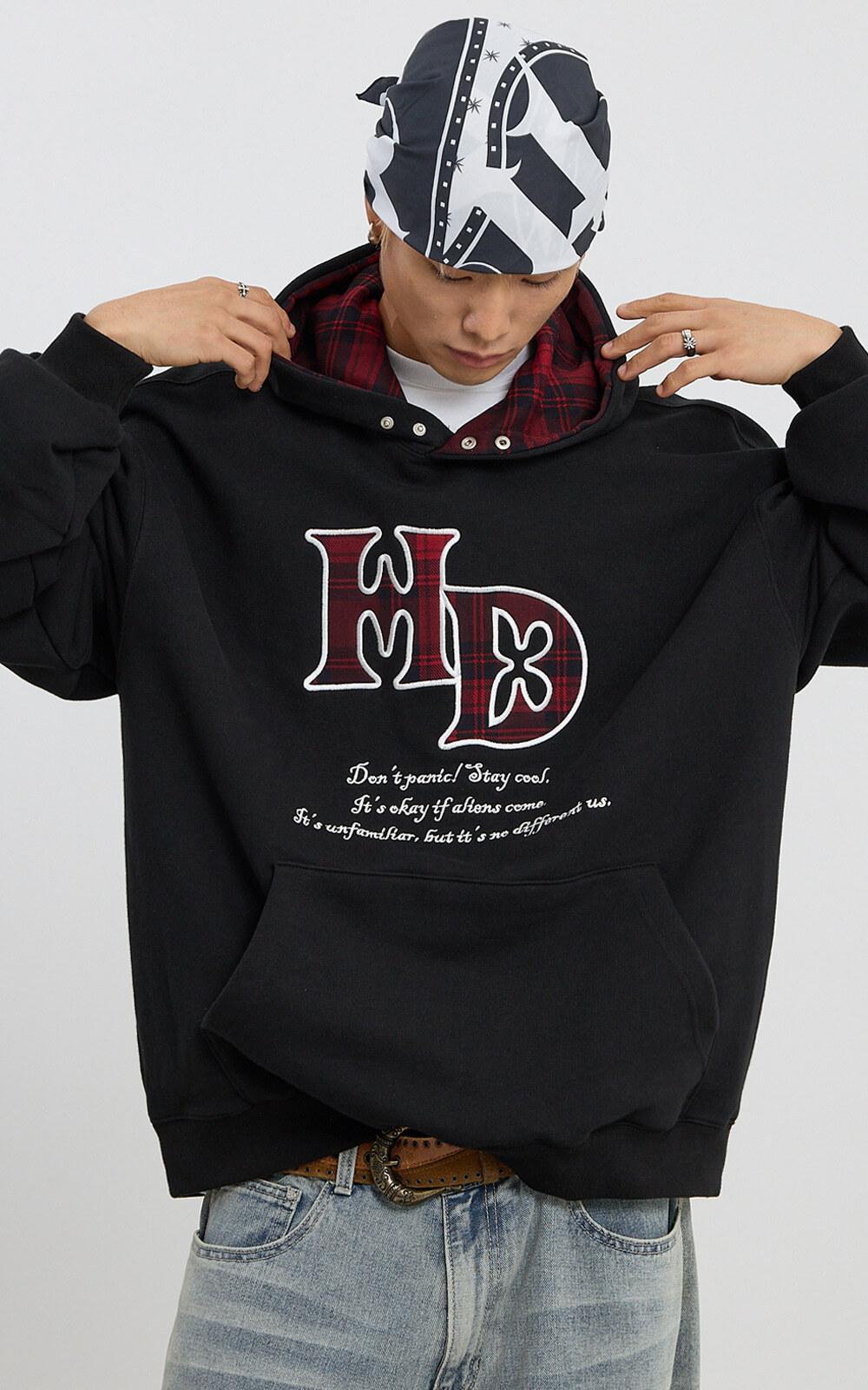 HD 체크 아플리케 후드 블랙