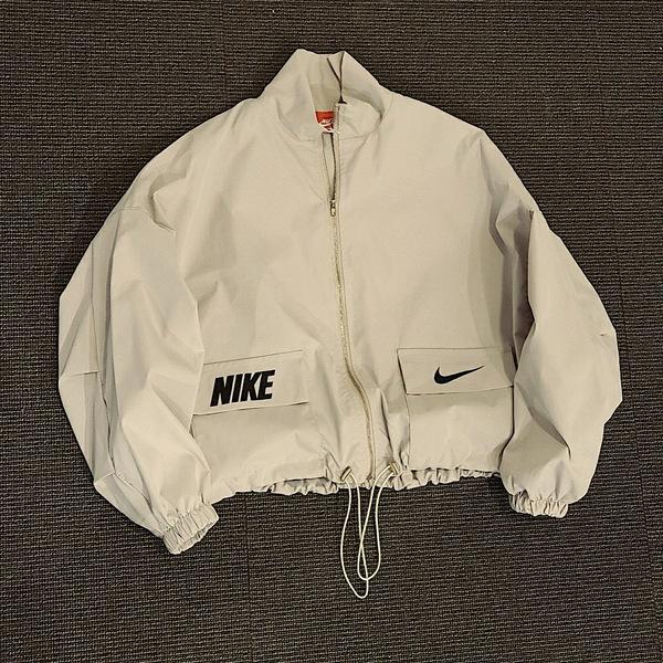 숏 포켓 스트링 바람막이 점퍼