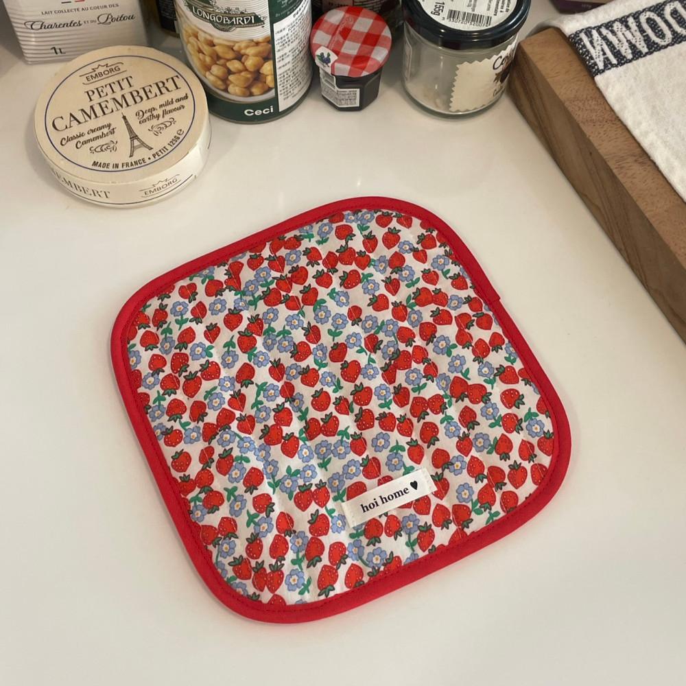 딸기 티코스터 귀여운 패브릭 테이블매트 냄비받침 화분받침 화장대매트 : 호이스튜디오