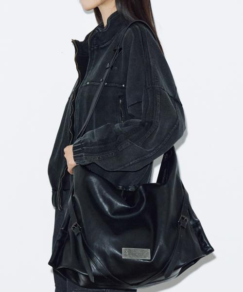벨티드 스퀘어 빅 크로스 백 [블랙]