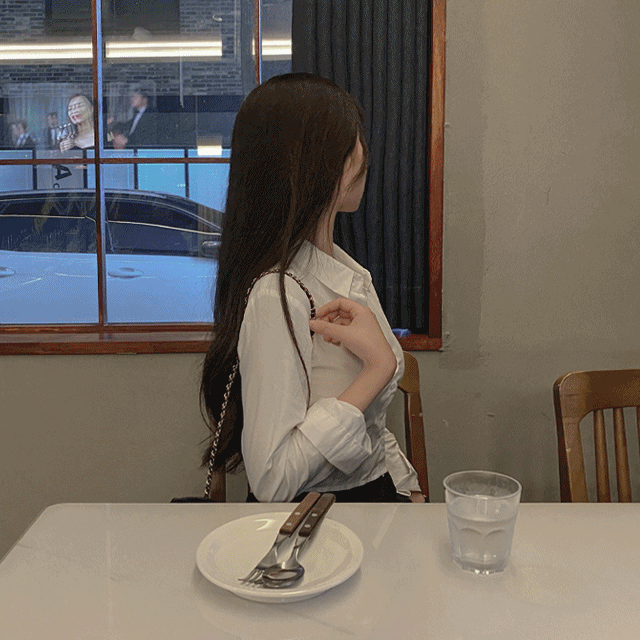 데이위드미 [당일출고/1+1할인] 오피스룩 남방 긴팔 소라색 코튼 밴딩 크롭셔츠