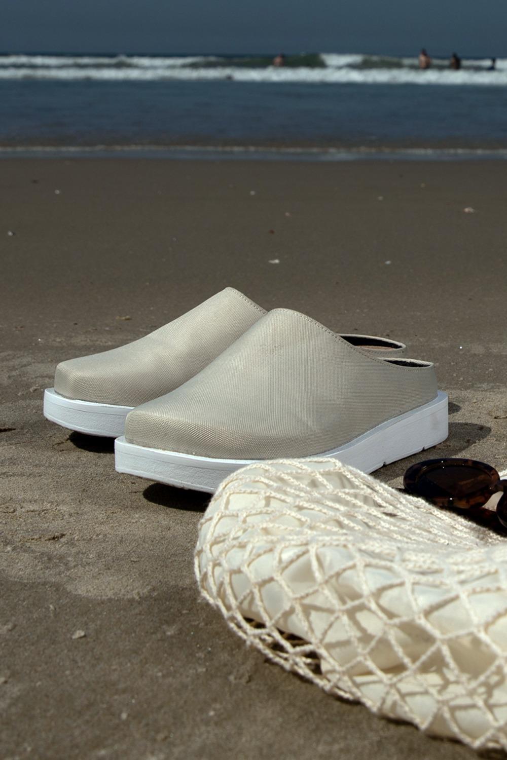 플라 뮬 하이 클로그 베이지(MUPLH07)