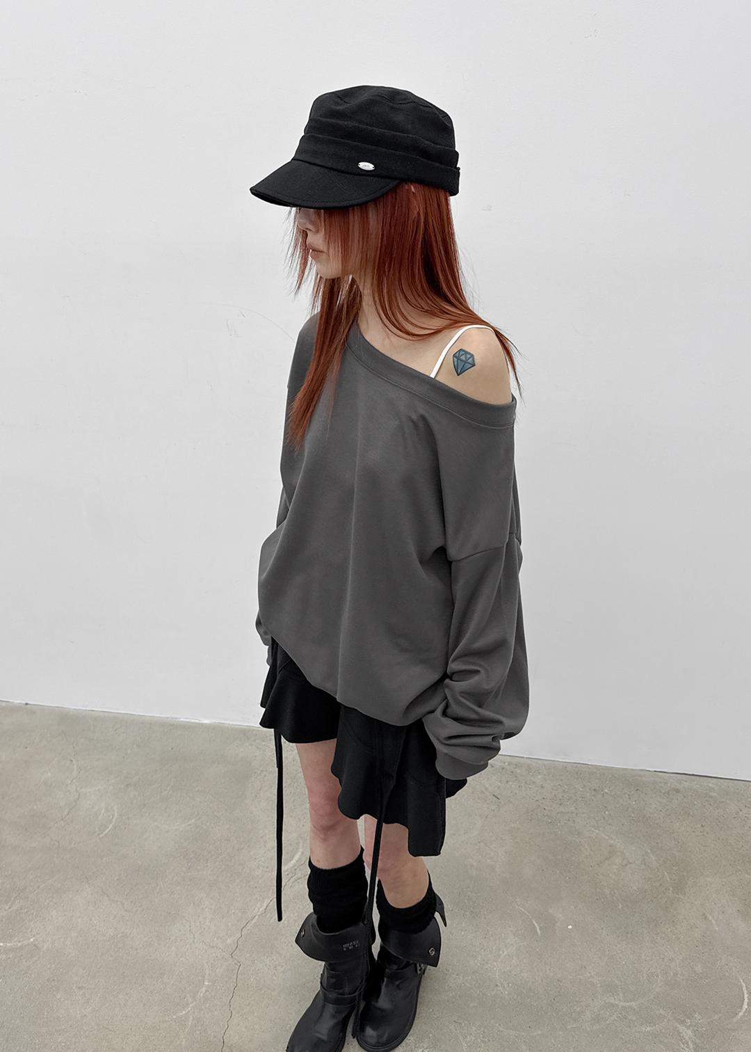 블랙업 [💚봄신상] 헤리즐 루즈핏 오프숄더 맨투맨