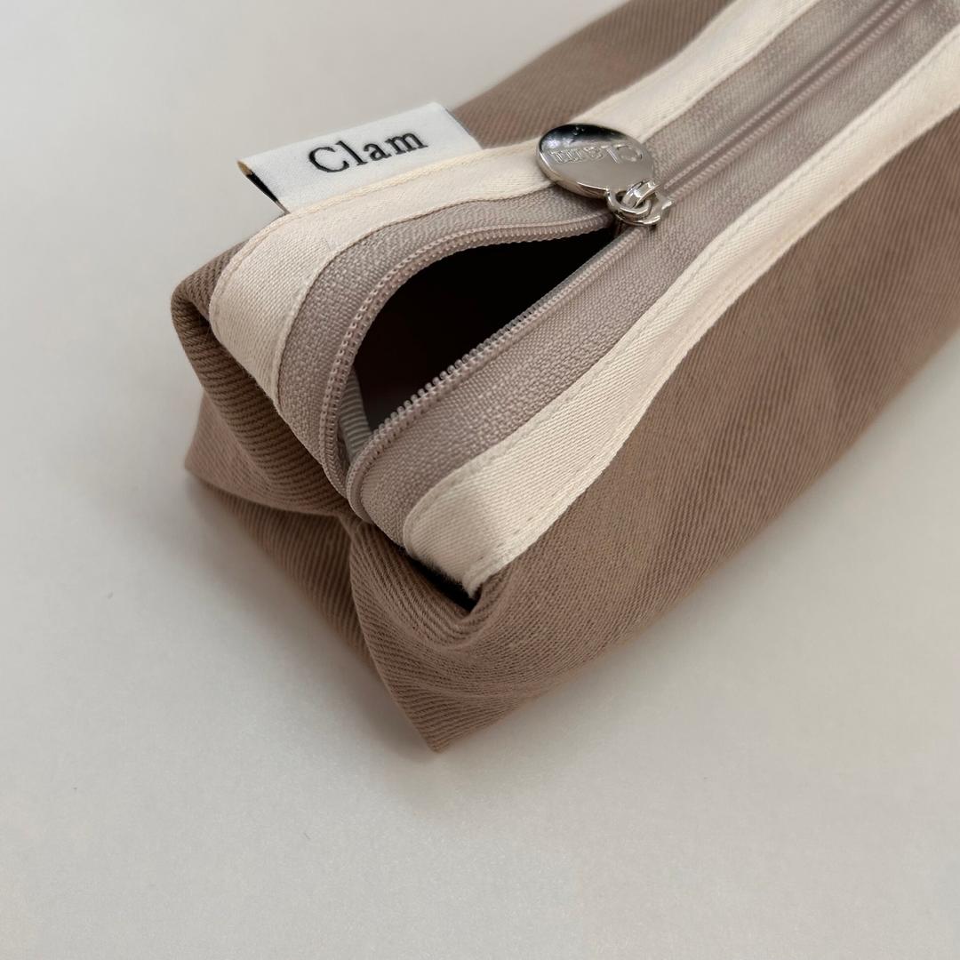 Clam round pencilcase _ Milk tea