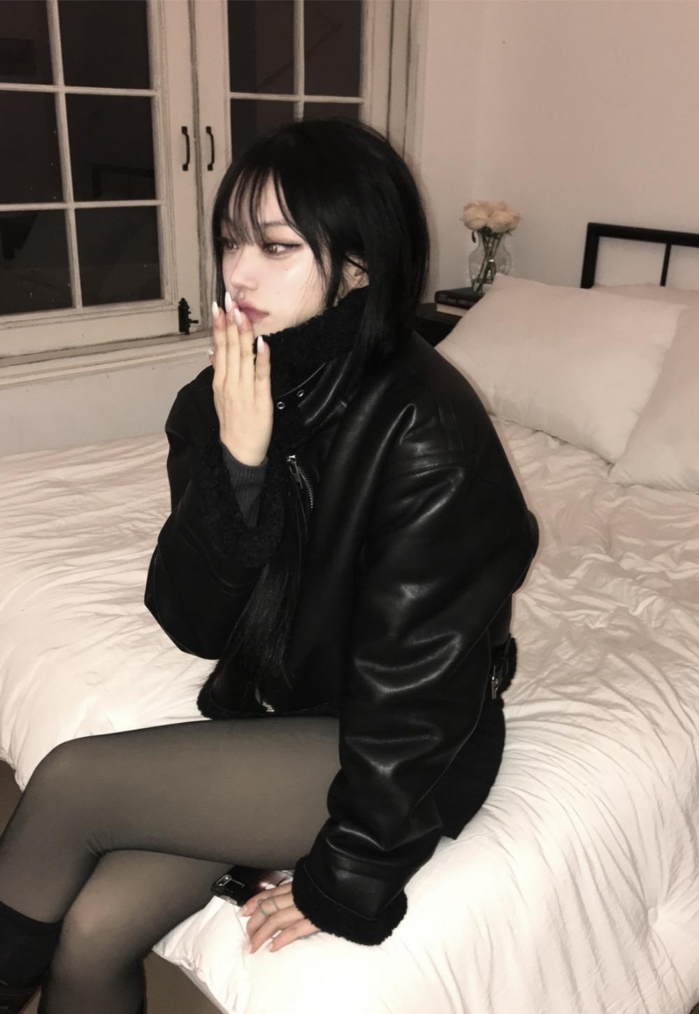 MOSO Vegan Shearling Cropped Jacket - Black