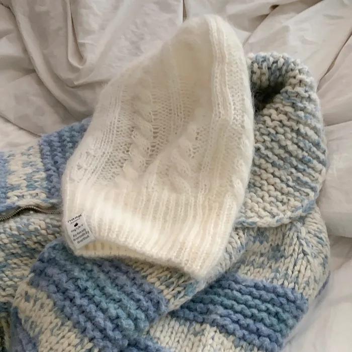 a kid balaclava (ivory)