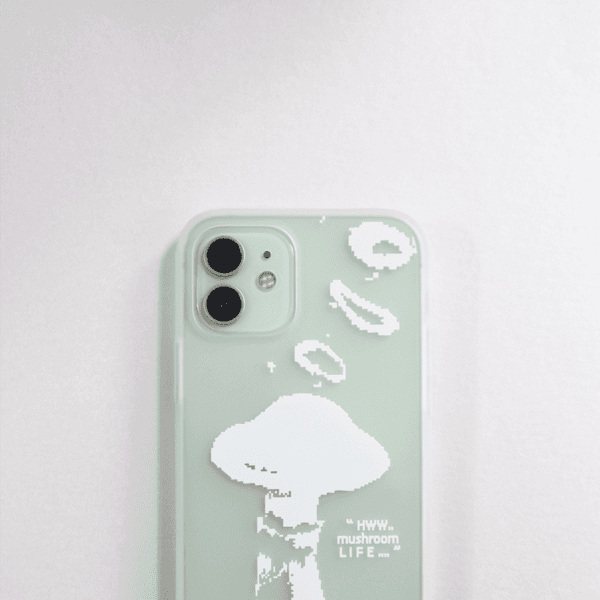 Weird Fungus (3)_ Not an easy life