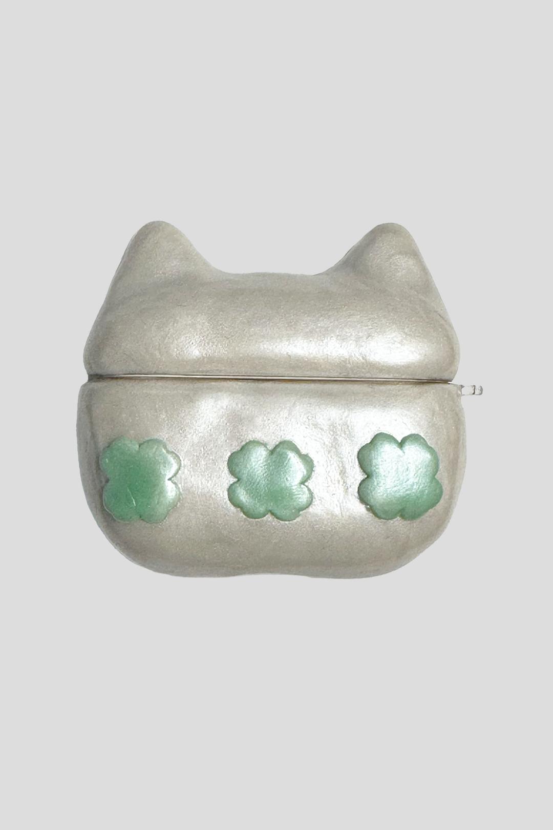 Clover Cat