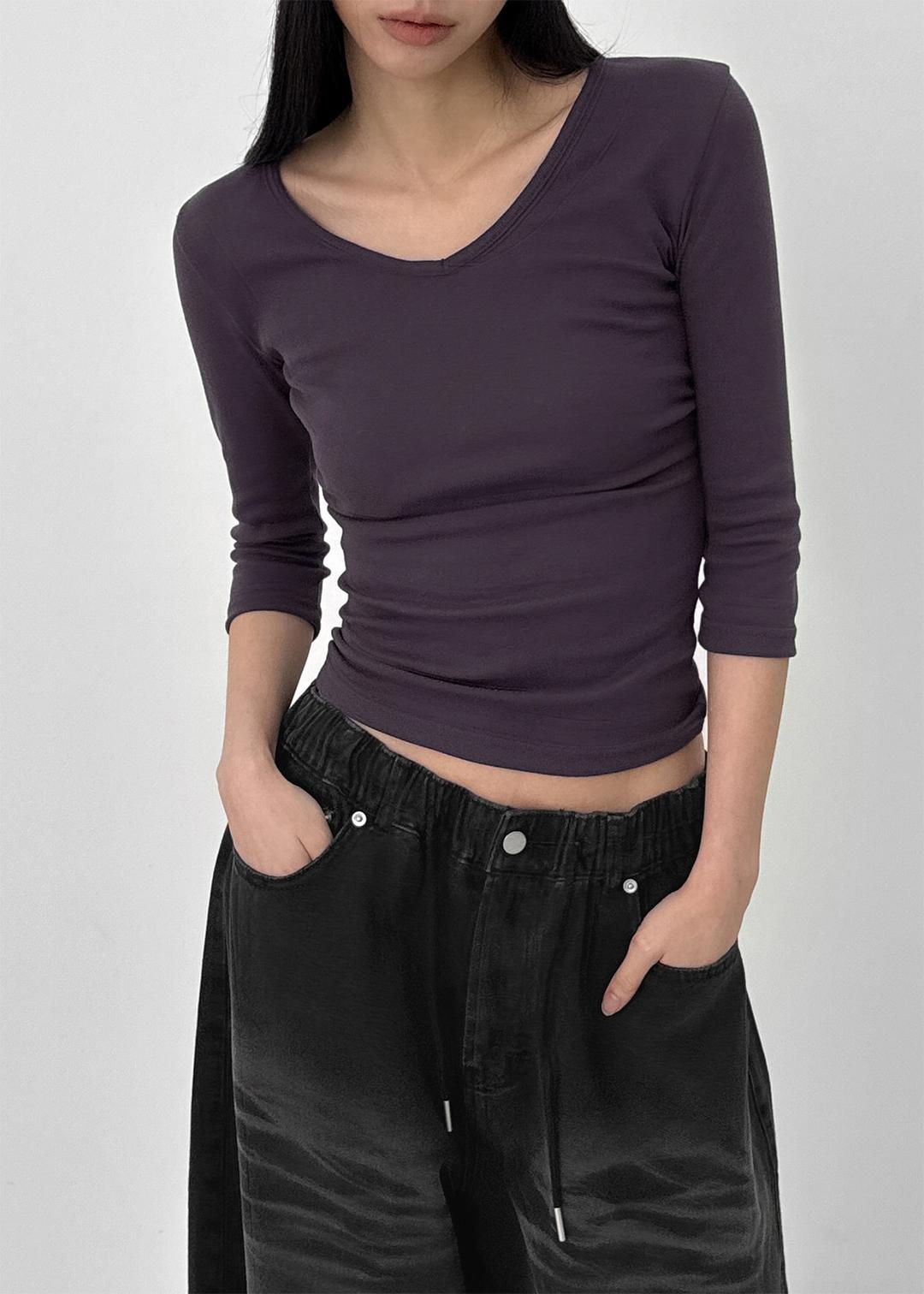 블랙업 마롬 셔링 브이넥 7부티