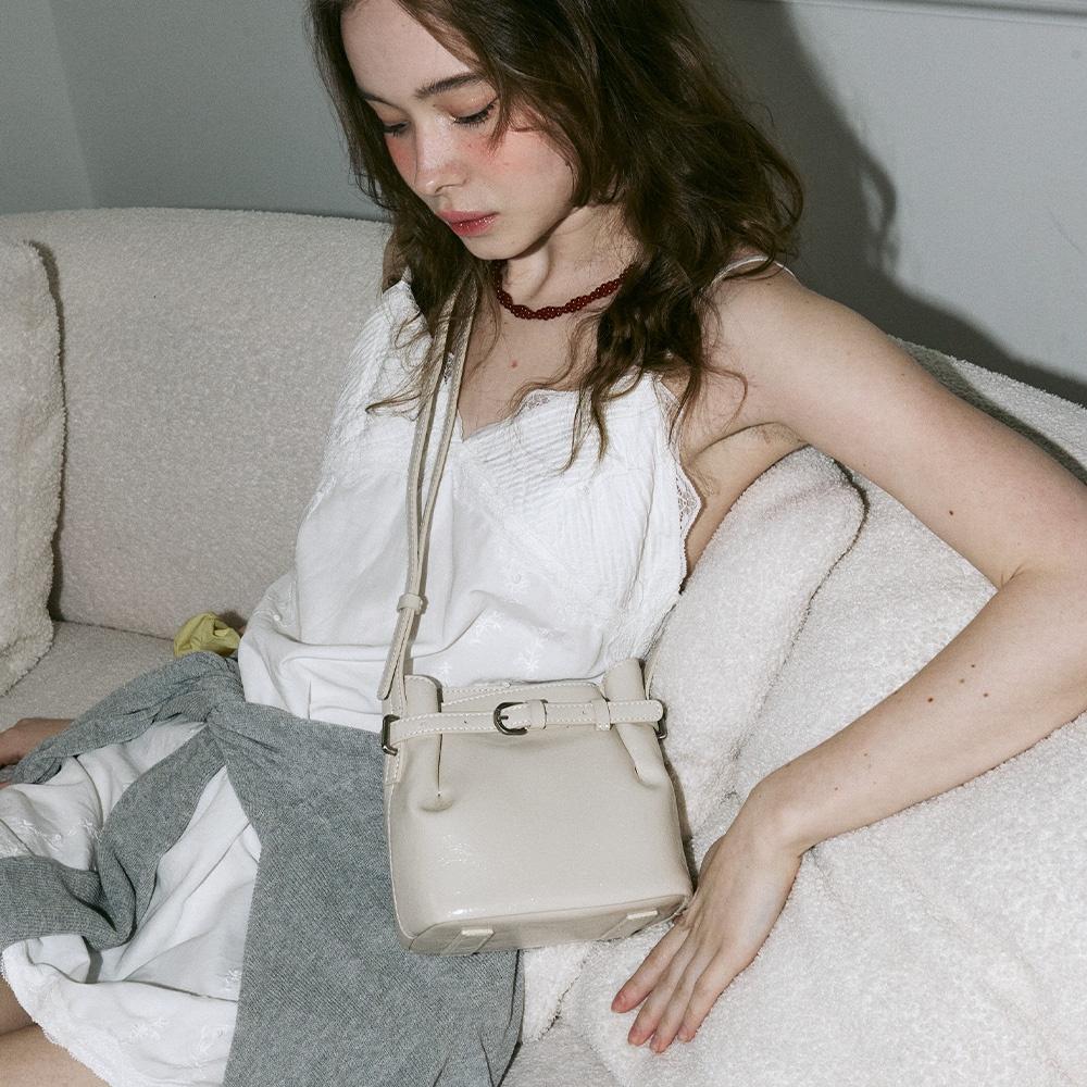 Mallory Mini Bucket Bag Palestone 멜로리 미니 버킷백 페일스톤
