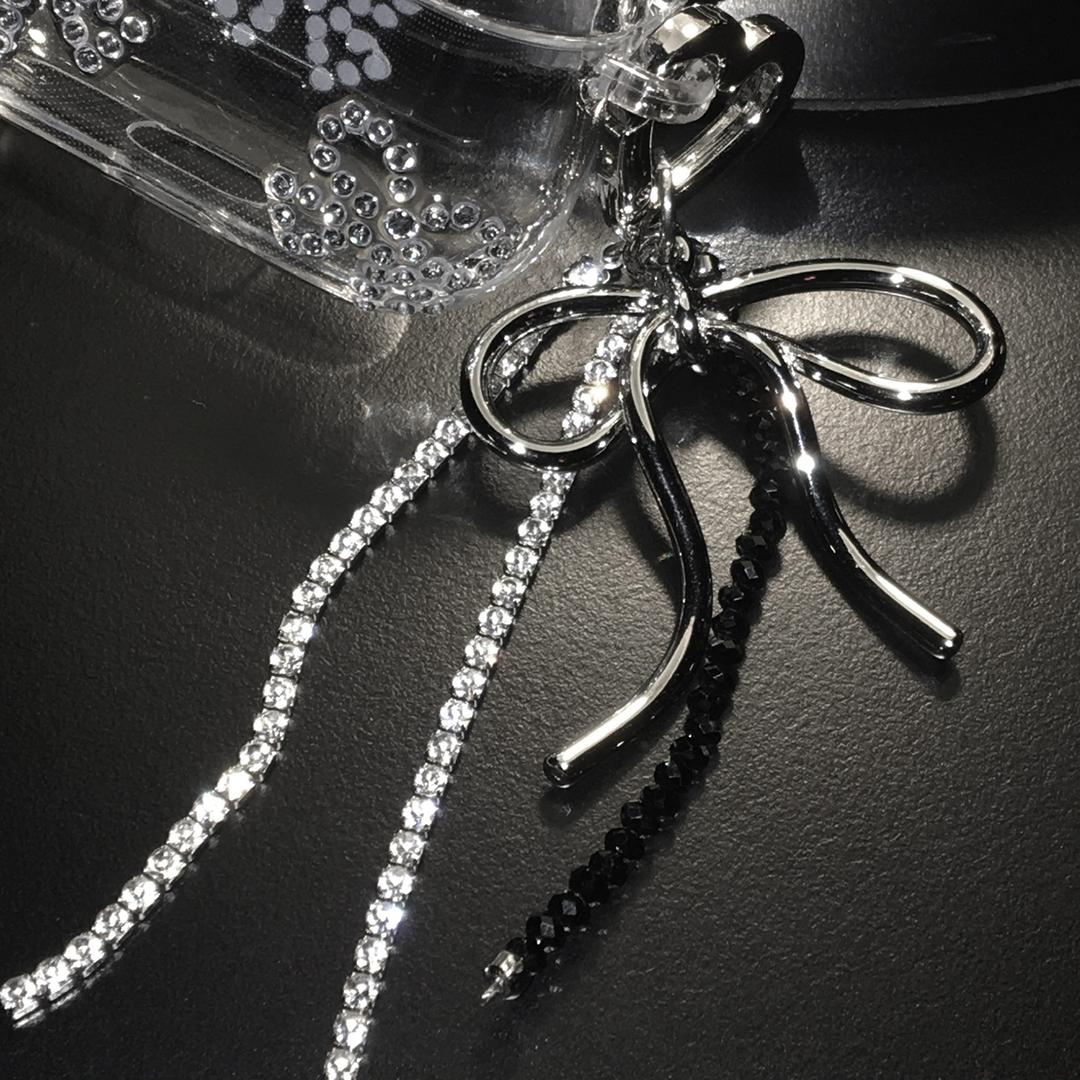 Sparkling ribbon drop keyring