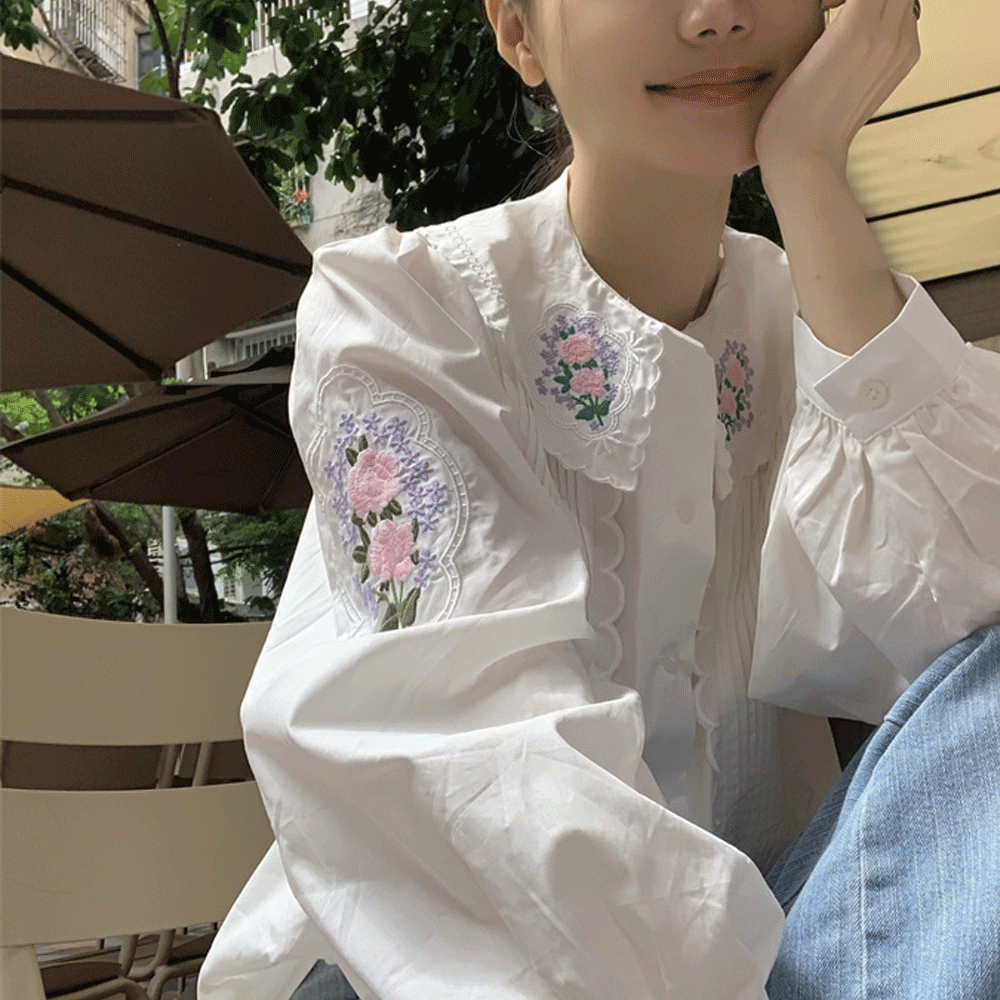 자스민 플라워 자수 블라우스