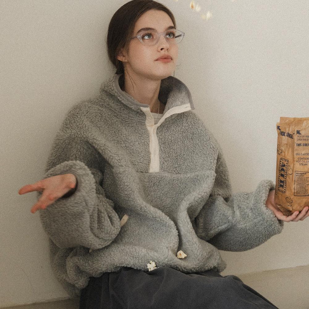 Lobed fleece pullover (gray)