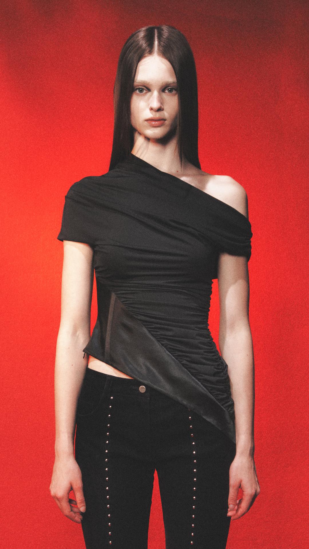 ONE-SHOULDER SHIRRING TOP WITH SILK PANEL