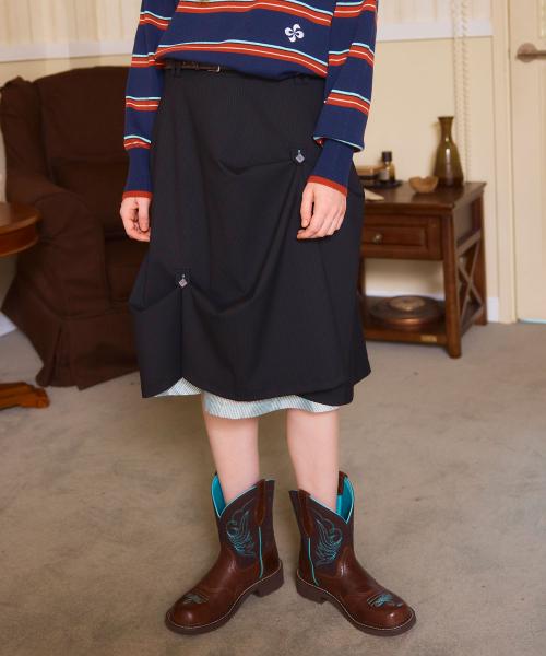BUTTON FLARED SKIRT / black
