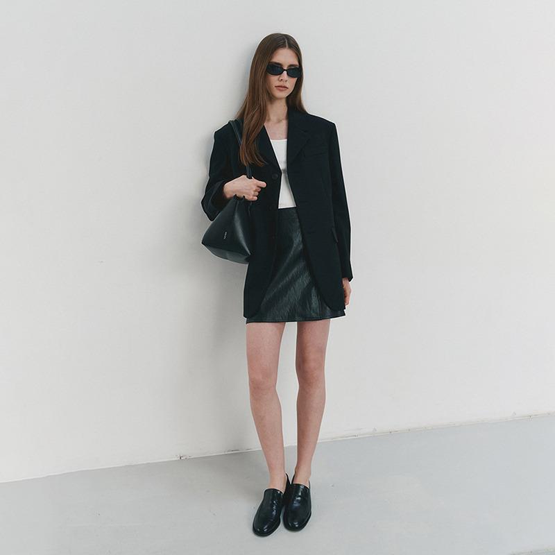 [3/27 예약배송] UNISEX 3 BUTTON WOOL BLAZER BLACK_UDJA4A103BK