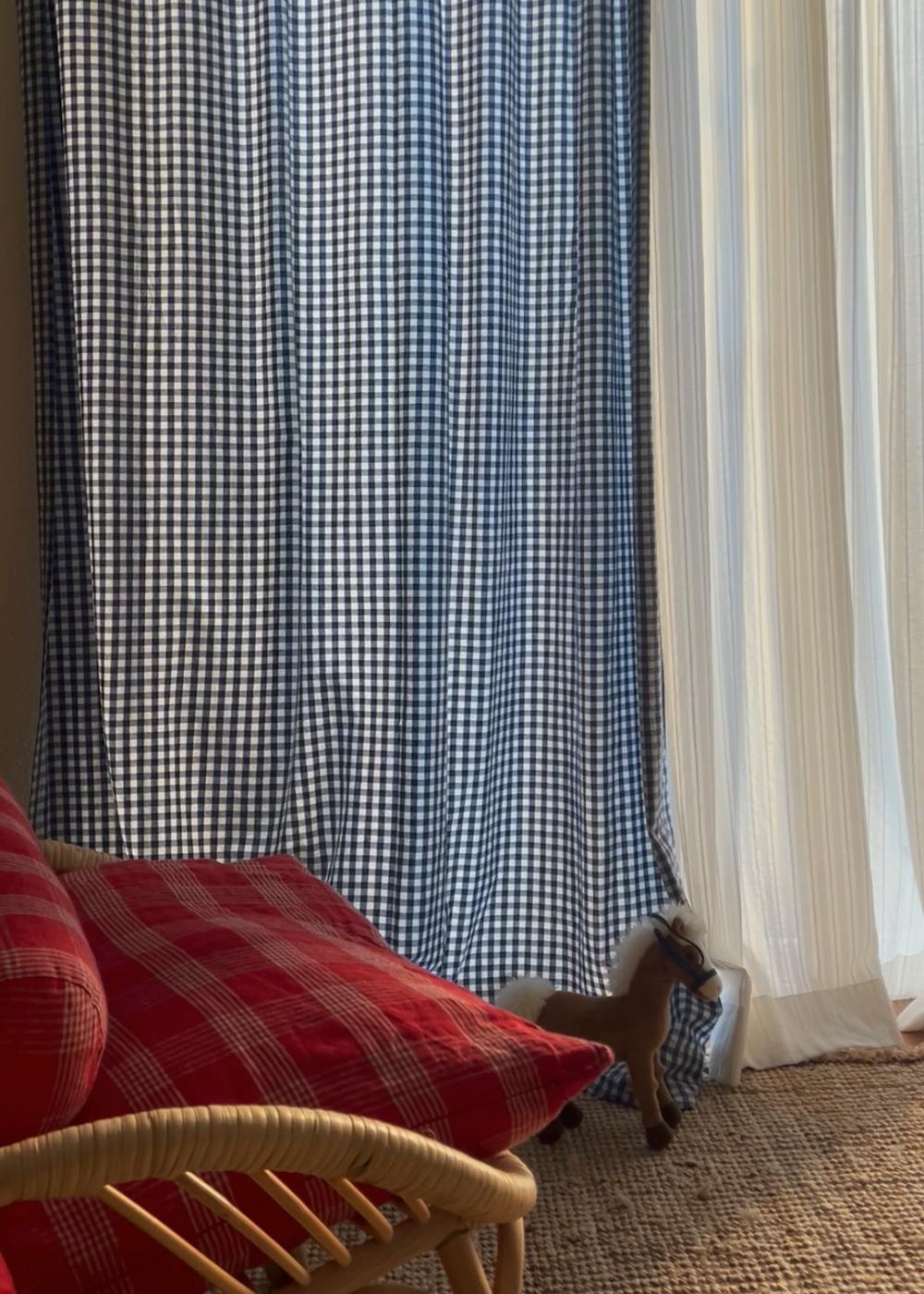 Country curtain - Navy check