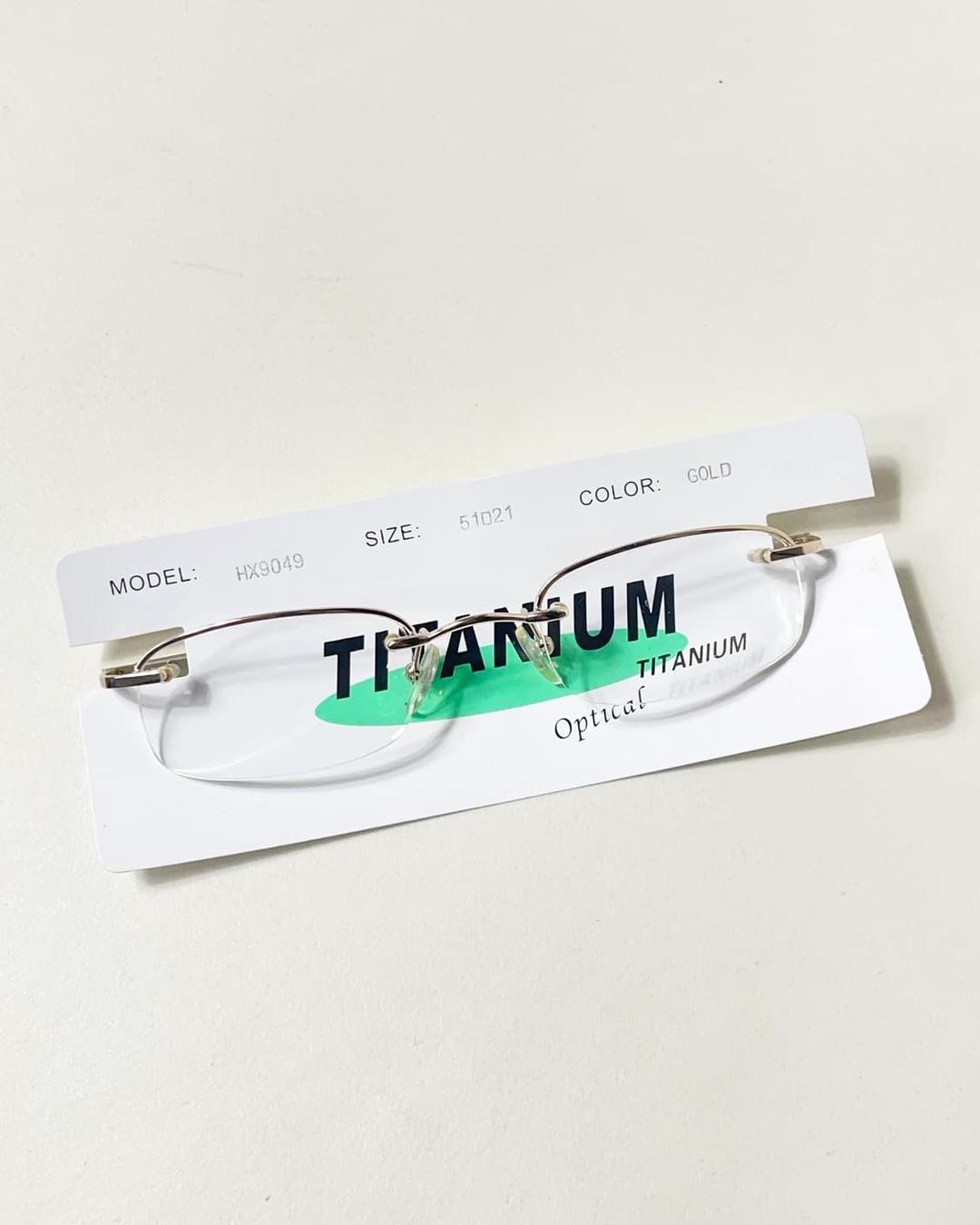 90s Titanium Optical 반무테 안경 | 후루츠패밀리