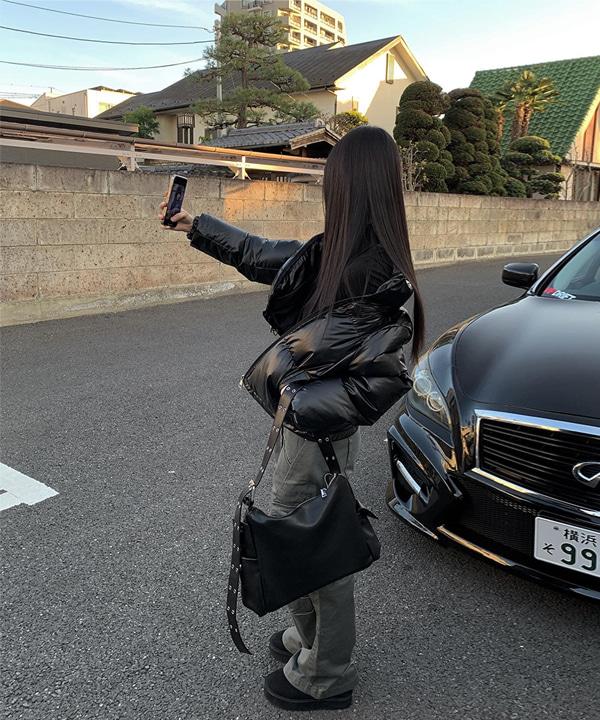 미스티 포켓 레더 숄더백