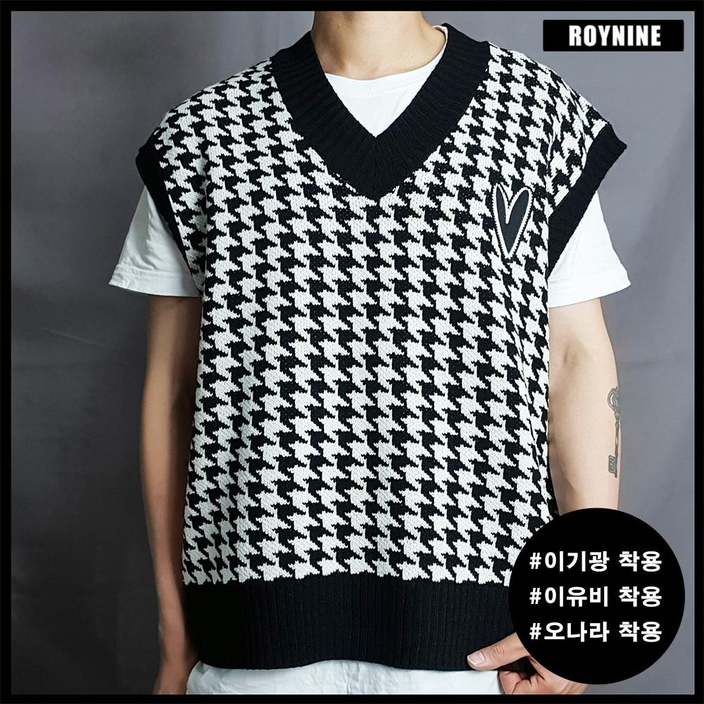 블랙 하운드투스 니트 베스트 - 이기광, 이유비, 오나라, 양세형, 이특, 김희재, 정혁, 빅톤 최병찬, JBJ95상균, 위아이 김준서, 에이티즈 홍중, 더보이즈 큐 협찬