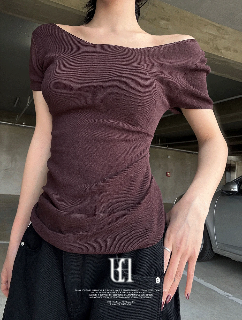 Shirring off-shoulder short sleeve tee