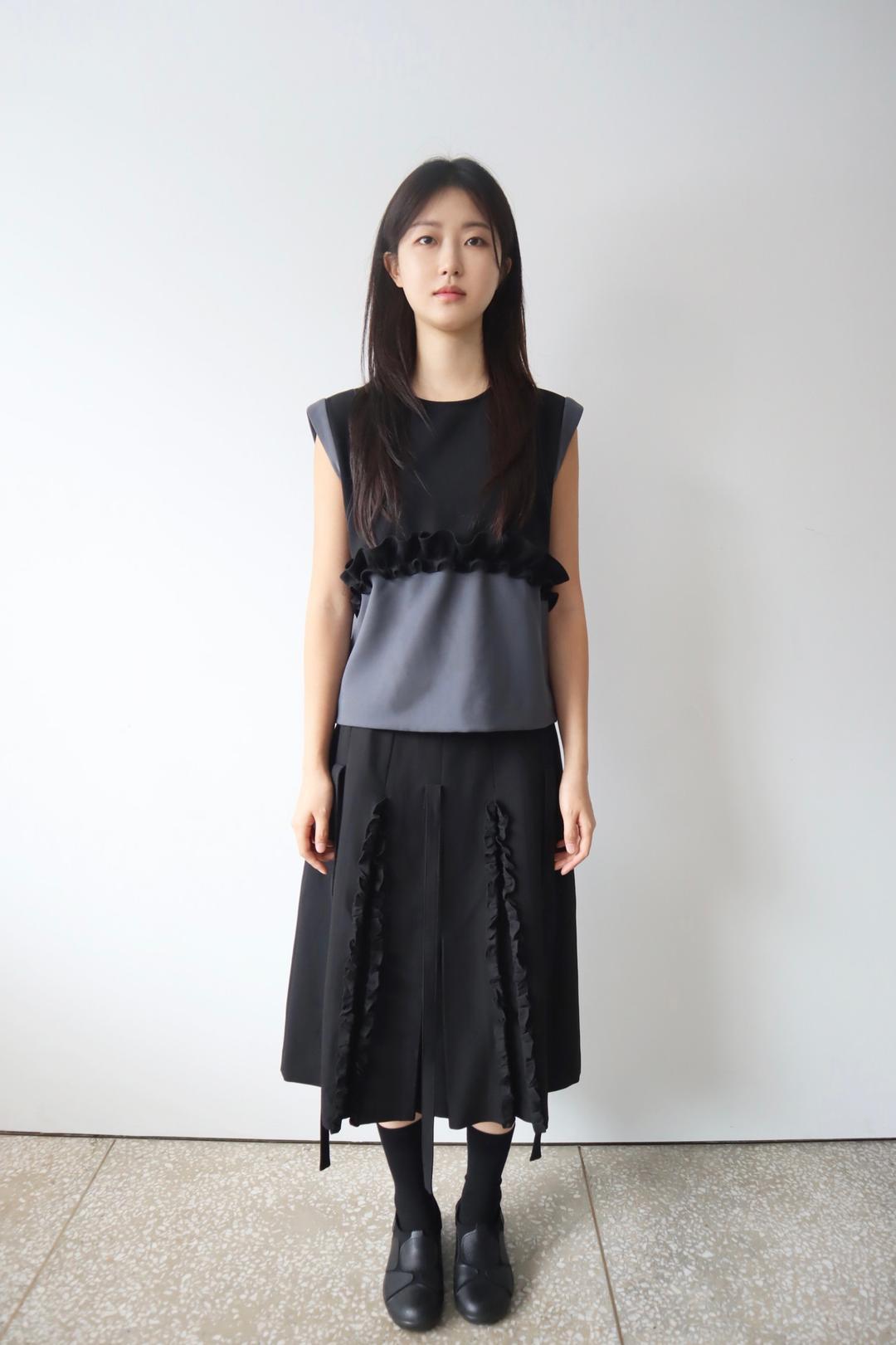 RUFFLE RIBBON PLEATS SKIRT  (BLACK) 10/15 출고