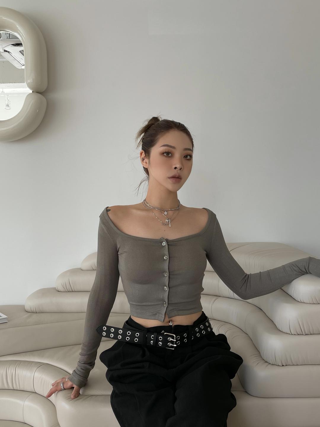 Angelo deep cardigan