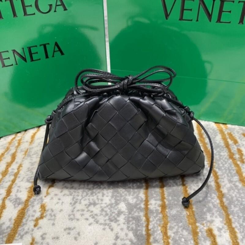 보테가베네타 인트레치아토 미니 워빙 만두백 585852