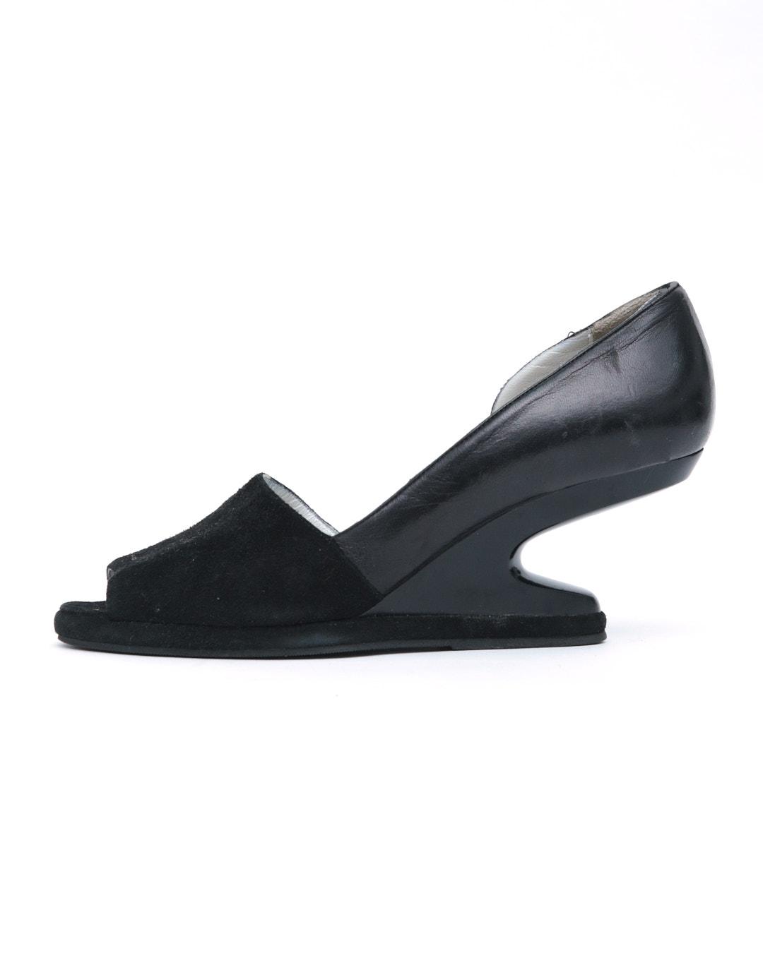 BLACK SUEDE AND LEATHER SCULPTURAL HEELS - Anemonia