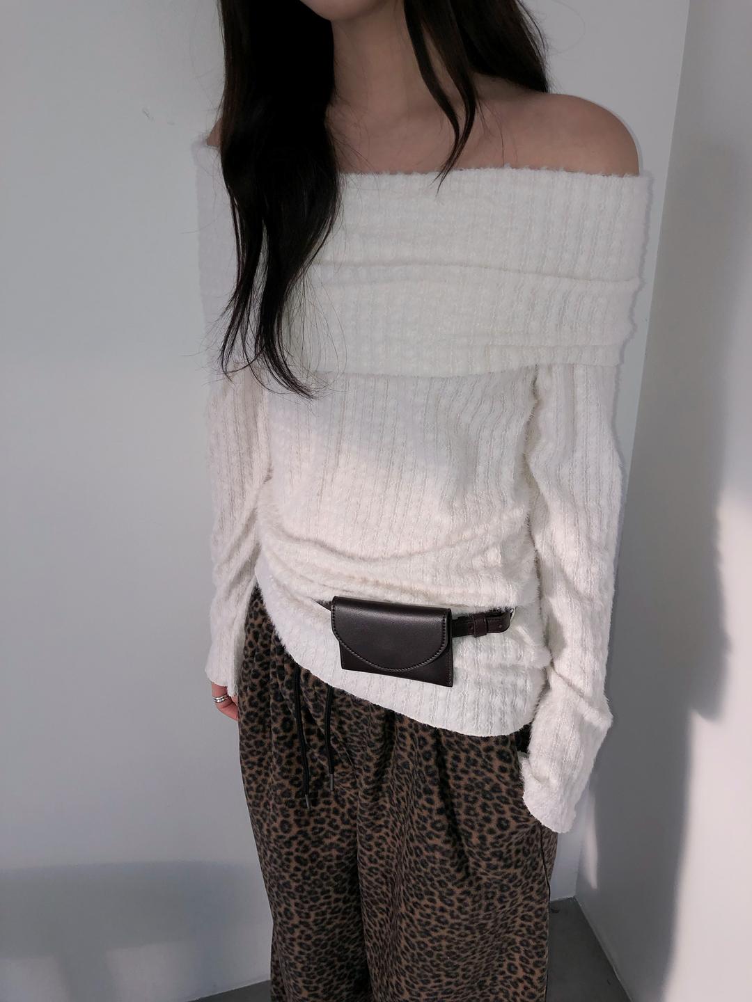 fluffy off t (2color)