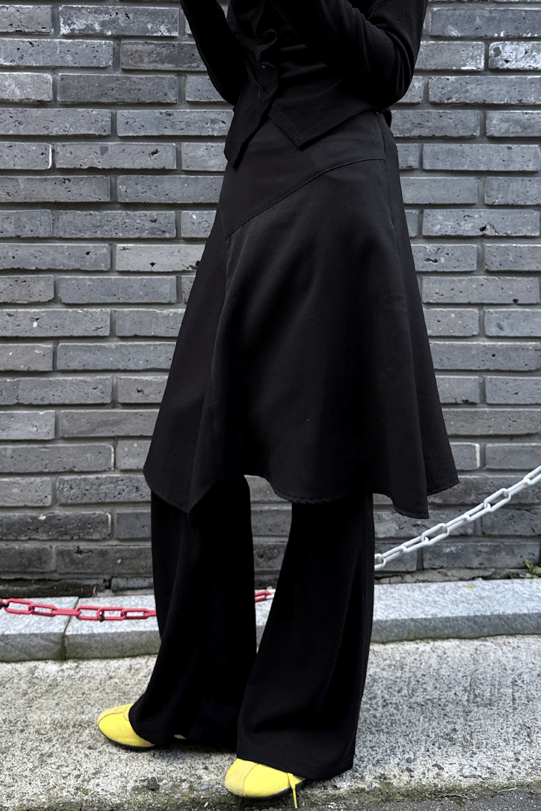 STRUCTURED MIDI SKIRT